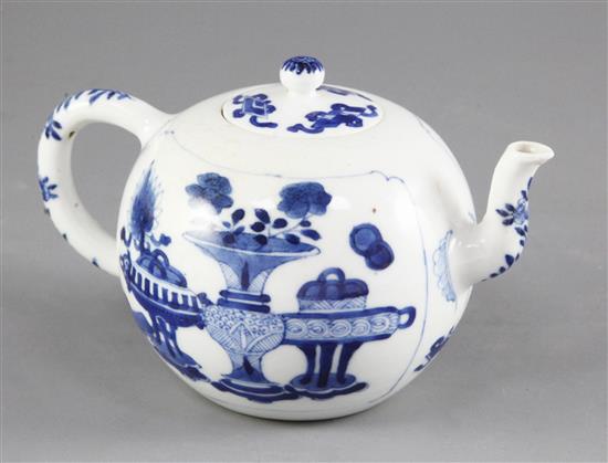 A Chinese blue and white globular teapot and cover, Kangxi period, height 9.5cm, cover broken and restuck